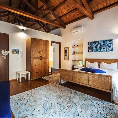 Centro Storico Via Manno アパート