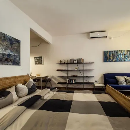 Apartment Centro Storico Via Manno *