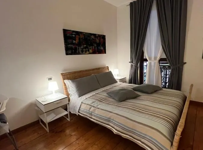 Centro Storico Via Manno Apartment *